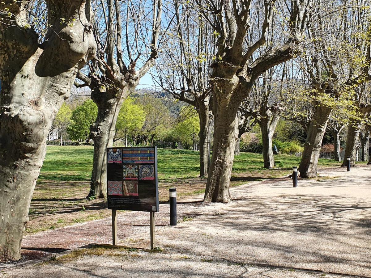 Gites Boulle Meyras Buitenkant foto